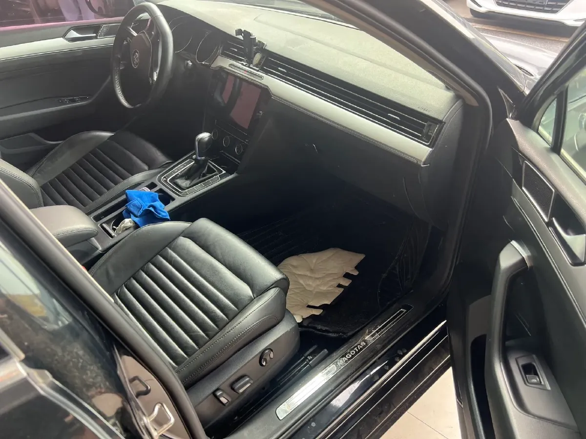 2018 Volkswagen Magotan 1.8T 180HP L4 7DCT,autocango,china used car exporter,china ev exporter,chinese used car exporter,chinese used ev exporter