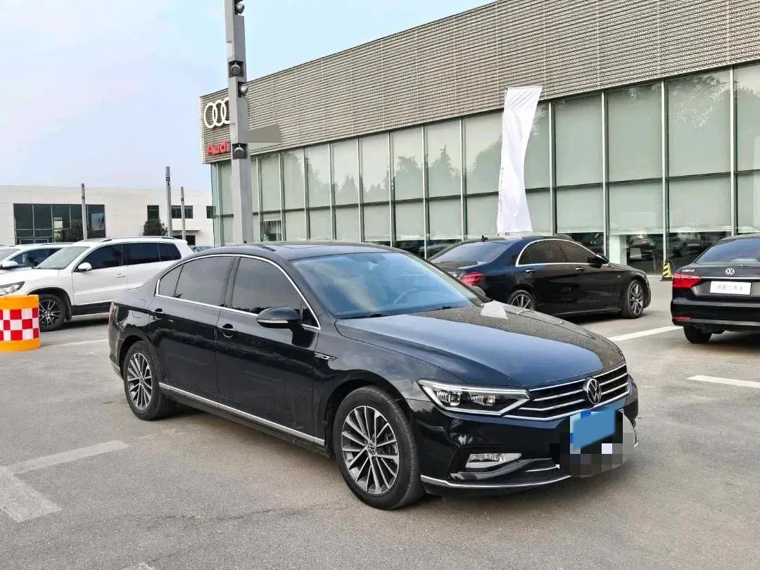 2020 Volkswagen Magotan 2.0T 186HP L4 7DCT,autocango,china used car exporter,china ev exporter,chinese used car exporter,chinese used ev exporter