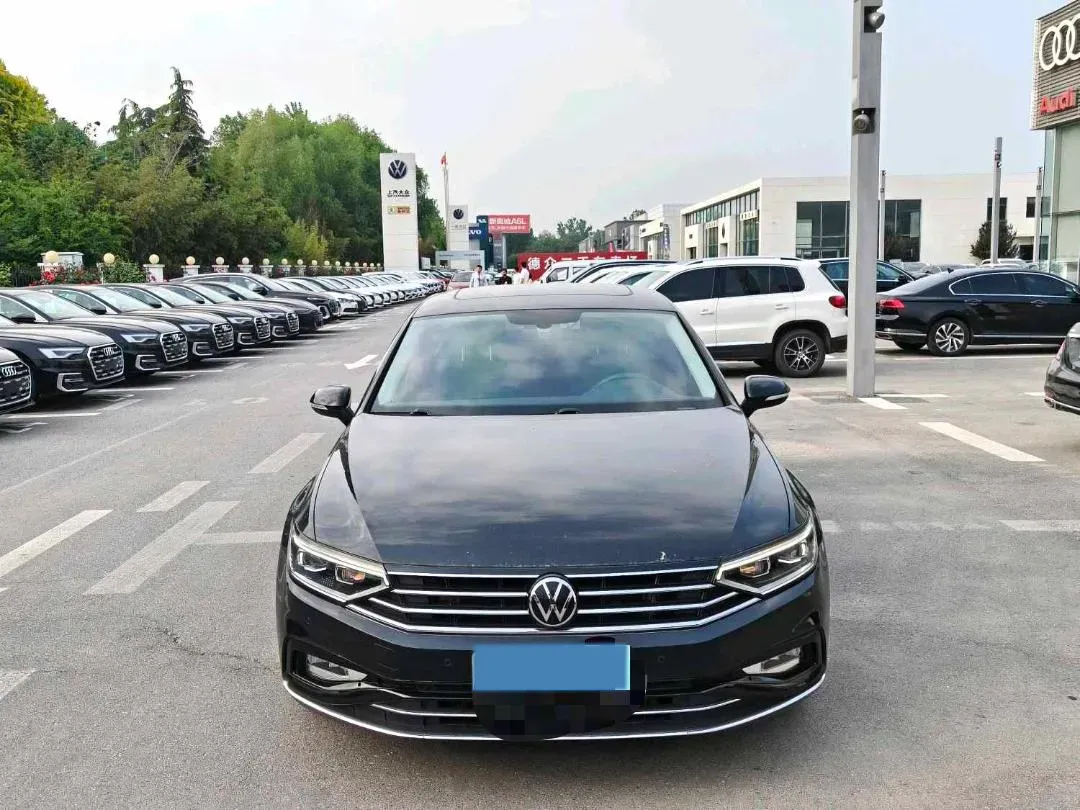 2020 Volkswagen Magotan 2.0T 186HP L4 7DCT,autocango,china used car exporter,china ev exporter,chinese used car exporter,chinese used ev exporter