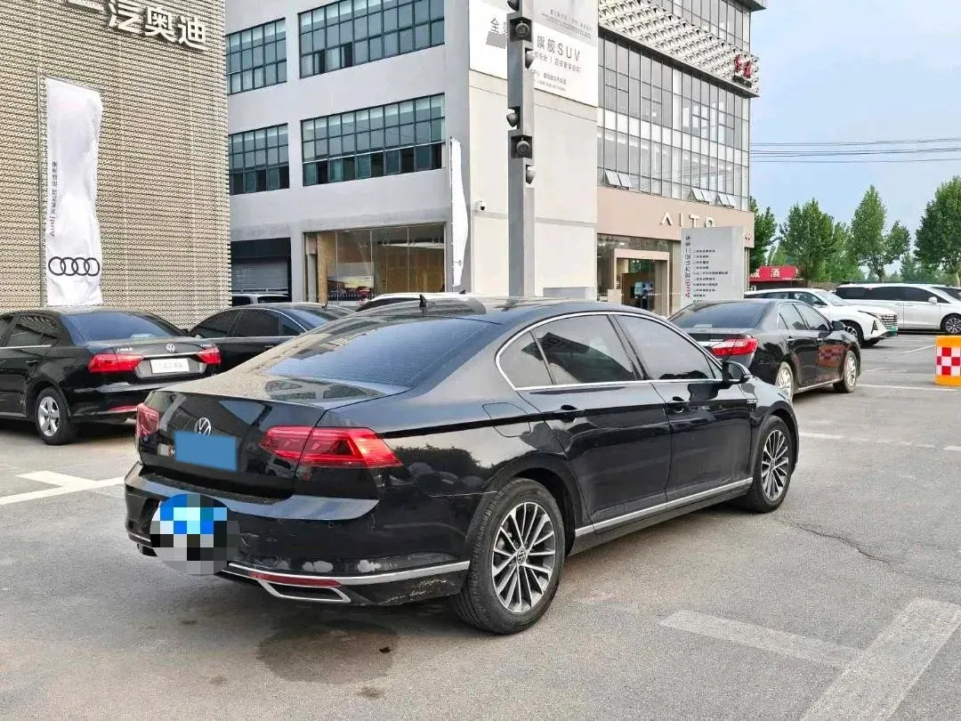 2020 Volkswagen Magotan 2.0T 186HP L4 7DCT,autocango,china used car exporter,china ev exporter,chinese used car exporter,chinese used ev exporter