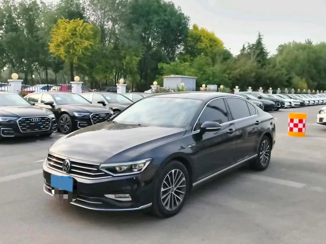 2020 Volkswagen Magotan 2.0T 186HP L4 7DCT,autocango,china used car exporter,china ev exporter,chinese used car exporter,chinese used ev exporter