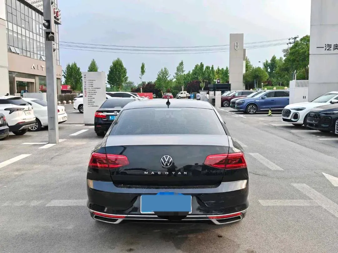 2020 Volkswagen Magotan 2.0T 186HP L4 7DCT,autocango,china used car exporter,china ev exporter,chinese used car exporter,chinese used ev exporter