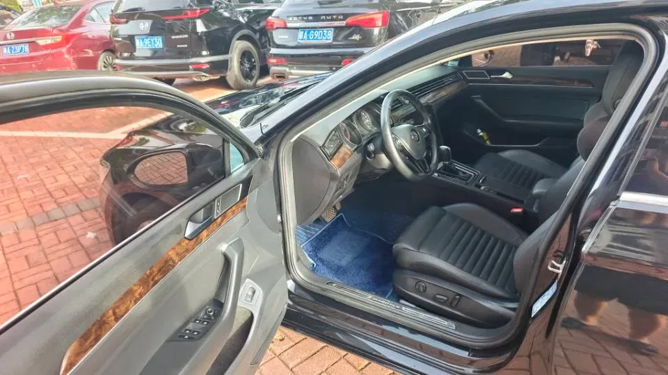 2018 Volkswagen Magotan 1.8T 180HP L4 7DCT,autocango,china used car exporter,china ev exporter,chinese used car exporter,chinese used ev exporter