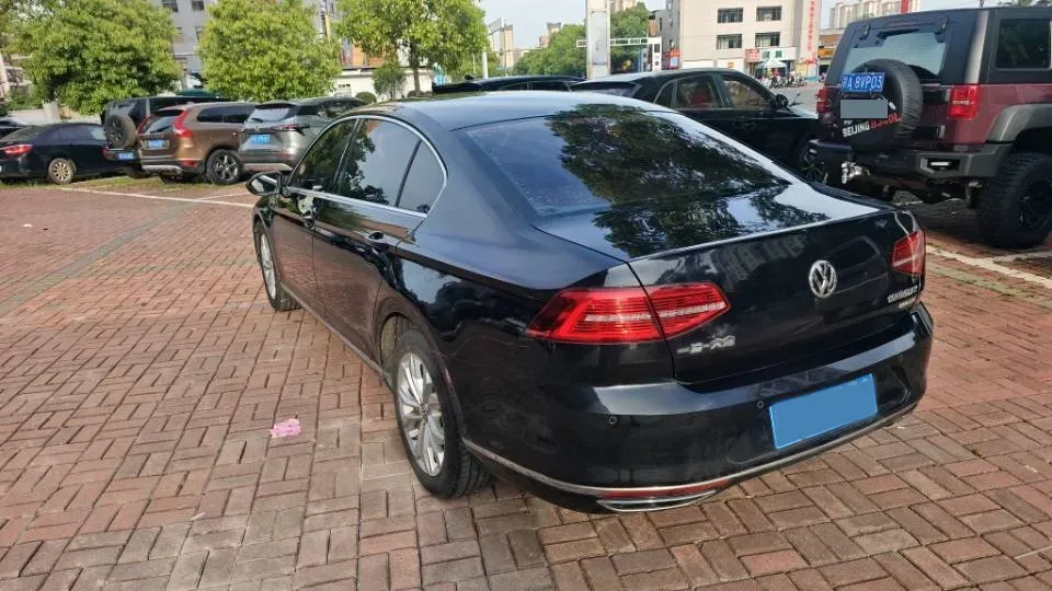 2018 Volkswagen Magotan 1.8T 180HP L4 7DCT,autocango,china used car exporter,china ev exporter,chinese used car exporter,chinese used ev exporter