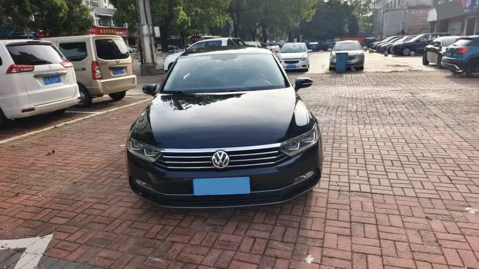 2018 Volkswagen Magotan 1.8T 180HP L4 7DCT,autocango,china used car exporter,china ev exporter,chinese used car exporter,chinese used ev exporter
