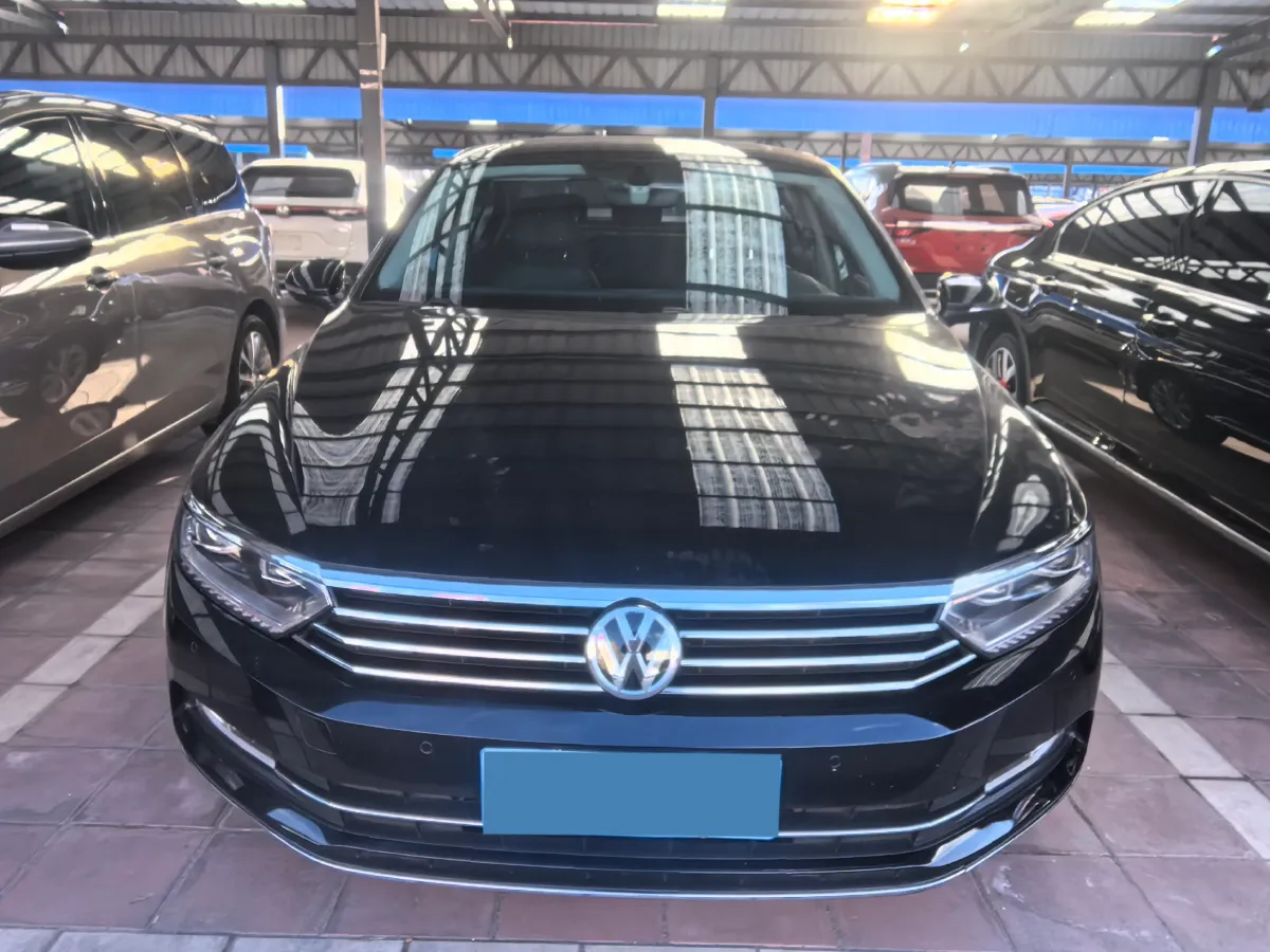 2019 Volkswagen Magotan 2.0T 186HP L4 7DCT,autocango,china used car exporter,china ev exporter,chinese used car exporter,chinese used ev exporter
