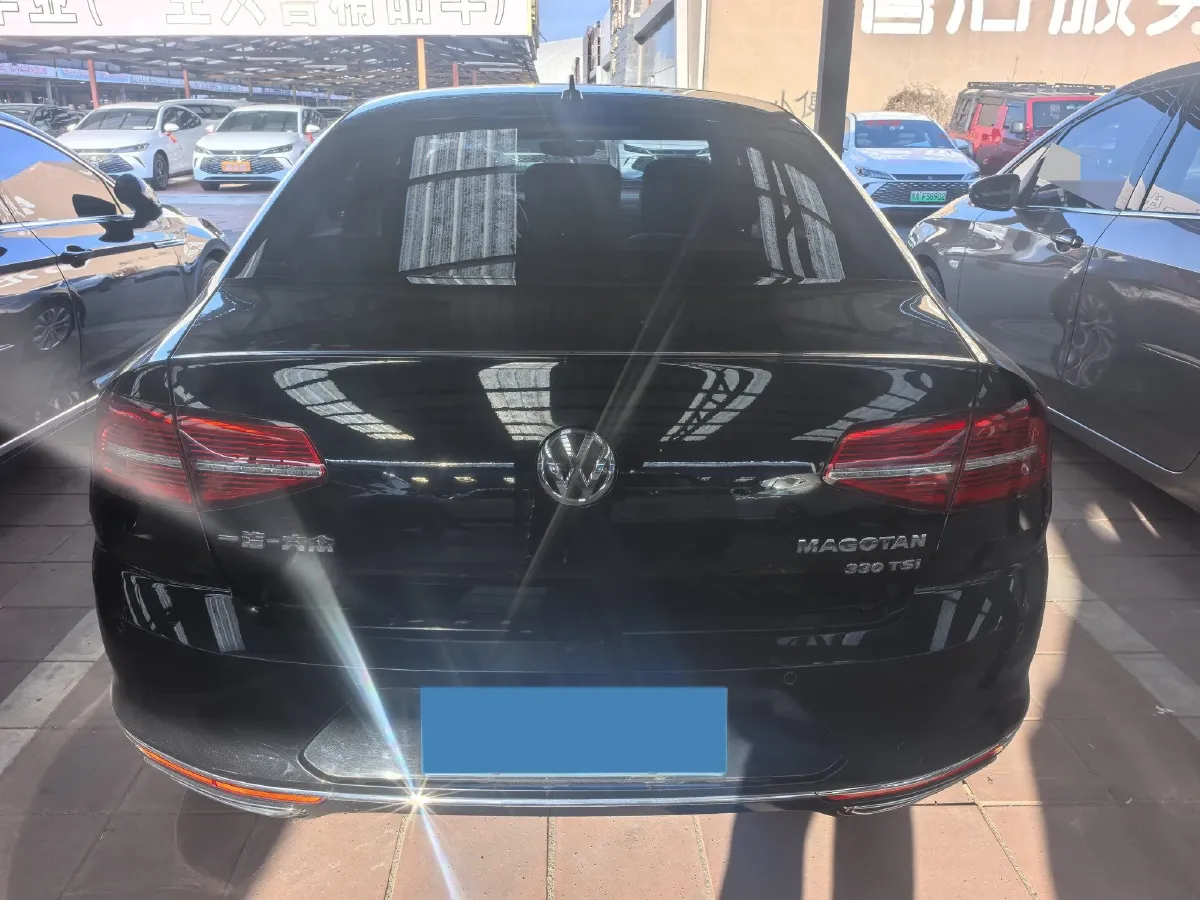 2019 Volkswagen Magotan 2.0T 186HP L4 7DCT,autocango,china used car exporter,china ev exporter,chinese used car exporter,chinese used ev exporter