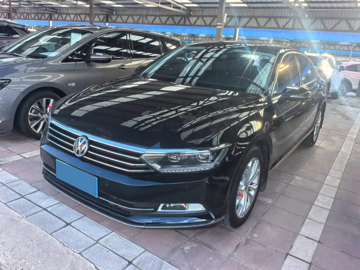 2019 Volkswagen Magotan 2.0T 186HP L4 7DCT,autocango,china used car exporter,china ev exporter,chinese used car exporter,chinese used ev exporter