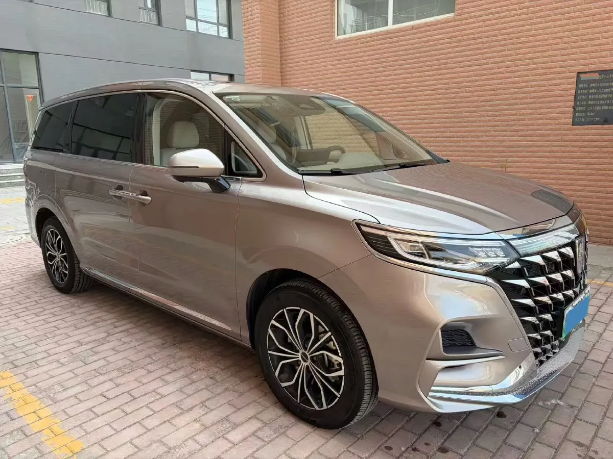 2025 Roewe iMAX8 1.5T 150HP L4 1DHT PHEV 24.7KWH,autocango,china used car exporter,china ev exporter,chinese used car exporter,chinese used ev exporter
