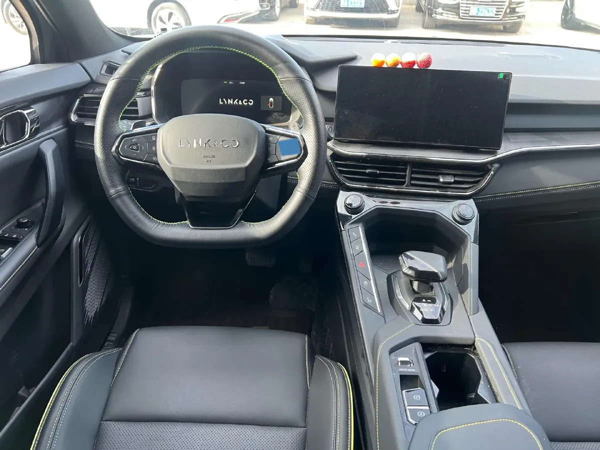 2023 LYNK&CO 06 1.5T 181HP L4 7DCT,autocango,china used car exporter,china ev exporter,chinese used car exporter,chinese used ev exporter