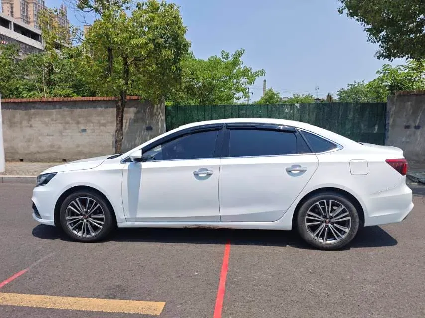 2019 Roewe i6 1.5T 169HP L4 7DCT,autocango,china used car exporter,china ev exporter,chinese used car exporter,chinese used ev exporter