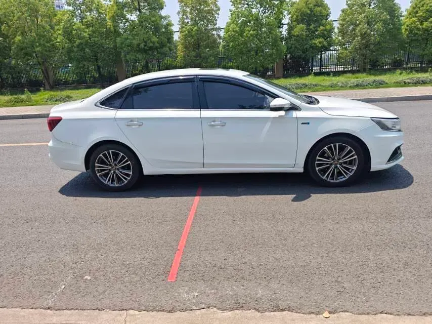 2019 Roewe i6 1.5T 169HP L4 7DCT,autocango,china used car exporter,china ev exporter,chinese used car exporter,chinese used ev exporter