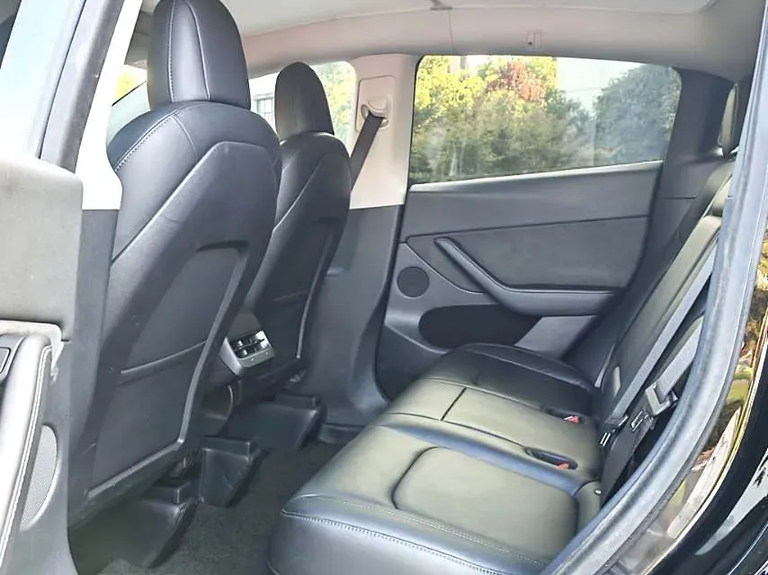 2022 Tesla Model Y BEV 60KWH,autocango,china used car exporter,china ev exporter,chinese used car exporter,chinese used ev exporter