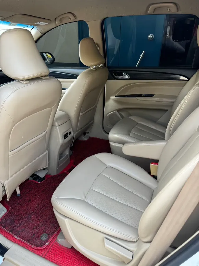 2016 BaoJun 730 1.5L 112HP L4 5MT,autocango,china used car exporter,china ev exporter,chinese used car exporter,chinese used ev exporter