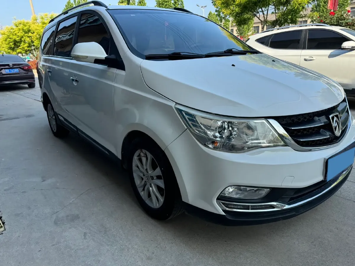 2016 BaoJun 730 1.5L 112HP L4 5MT,autocango,china used car exporter,china ev exporter,chinese used car exporter,chinese used ev exporter
