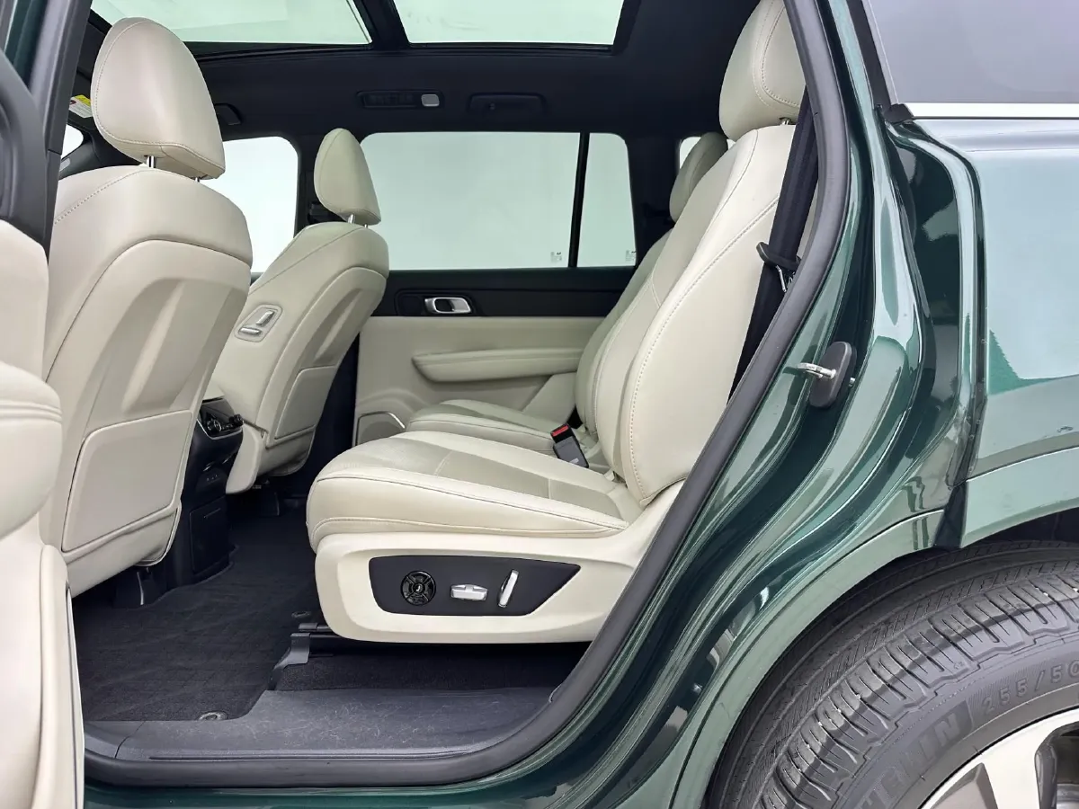 2021 Li ONE Range Extended 131HP REEV 40.5KWH,autocango,china used car exporter,china ev exporter,chinese used car exporter,chinese used ev exporter