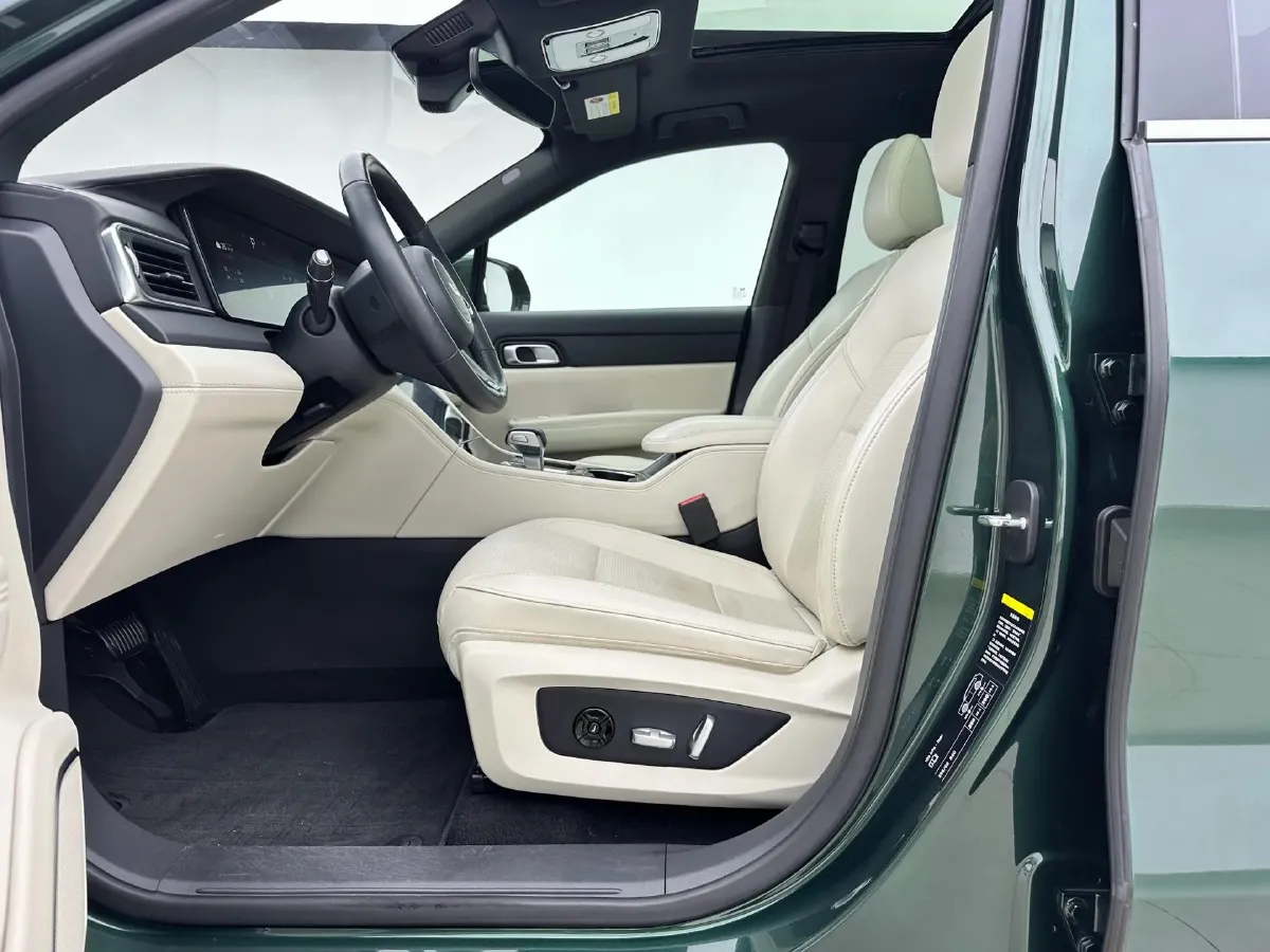 2021 Li ONE Range Extended 131HP REEV 40.5KWH,autocango,china used car exporter,china ev exporter,chinese used car exporter,chinese used ev exporter