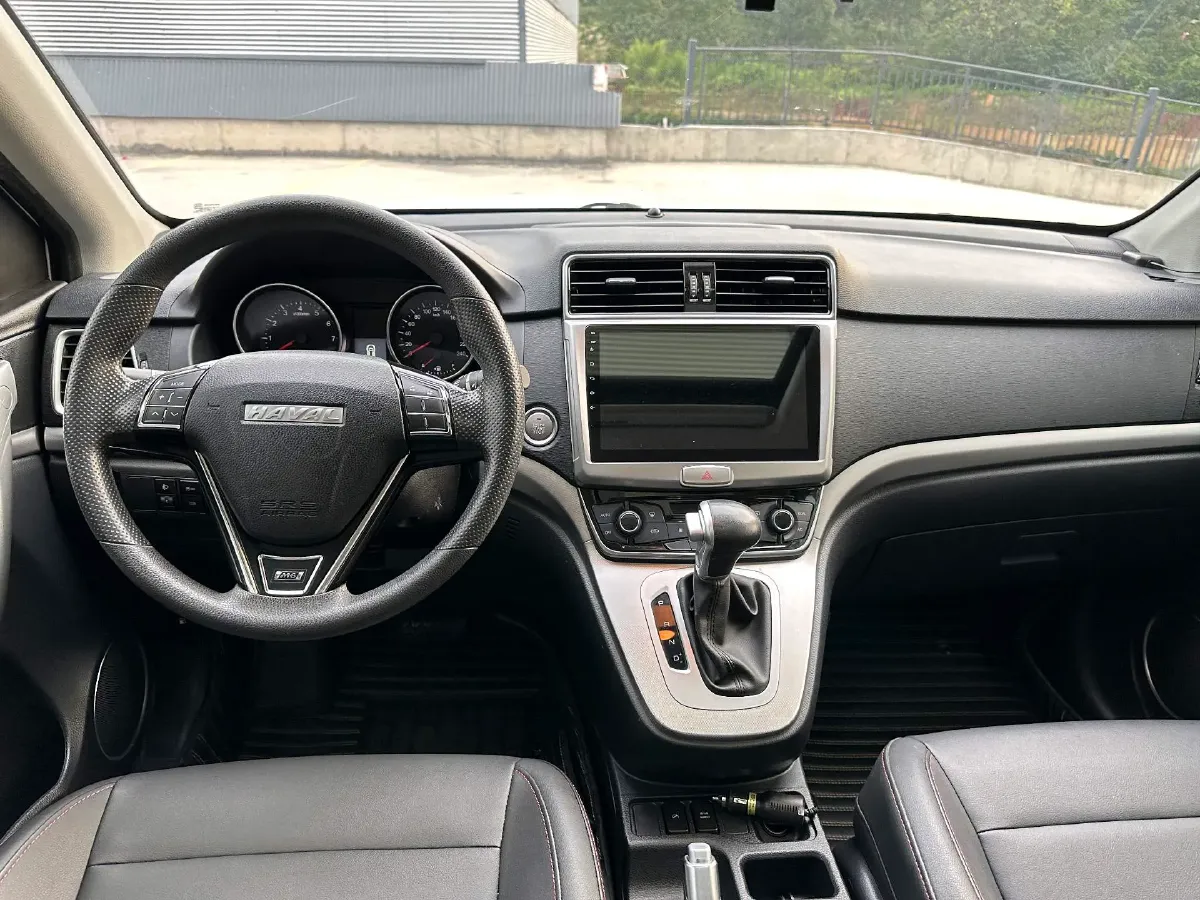 2019 Haval M6 1.5T 150HP L4 7DCT,autocango,china used car exporter,china ev exporter,chinese used car exporter,chinese used ev exporter