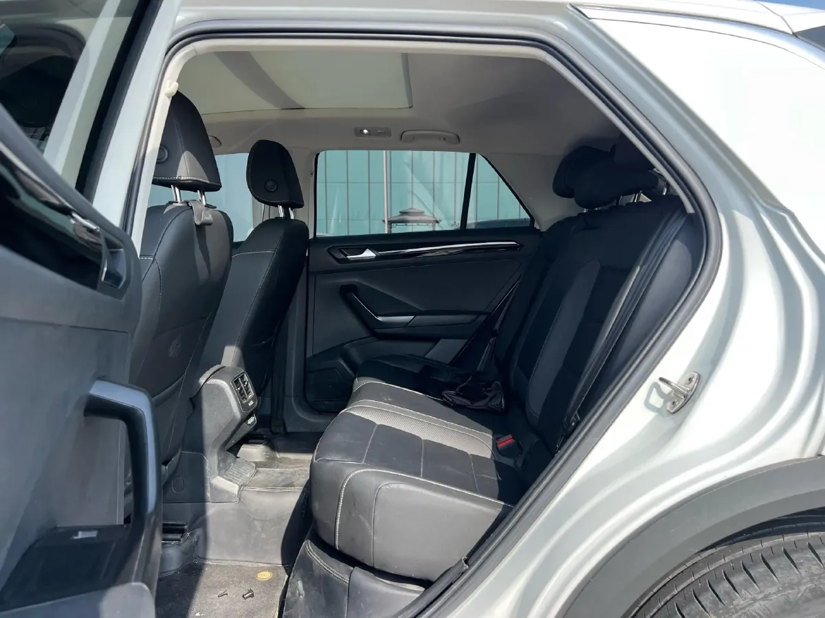 2022 Volkswagen T-Roc 1.4T 150HP L4 7DCT,autocango,china used car exporter,china ev exporter,chinese used car exporter,chinese used ev exporter