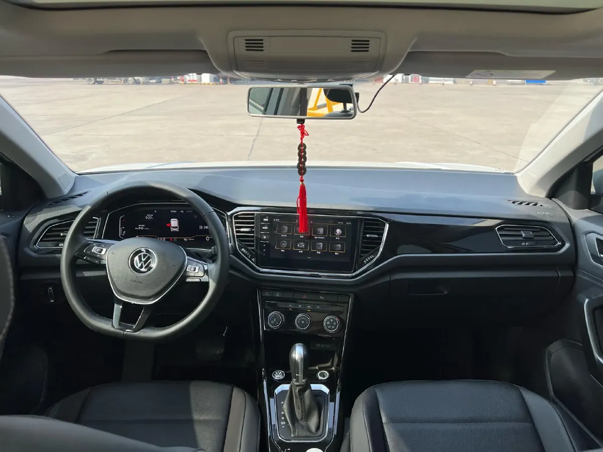 2022 Volkswagen T-Roc 1.4T 150HP L4 7DCT,autocango,china used car exporter,china ev exporter,chinese used car exporter,chinese used ev exporter