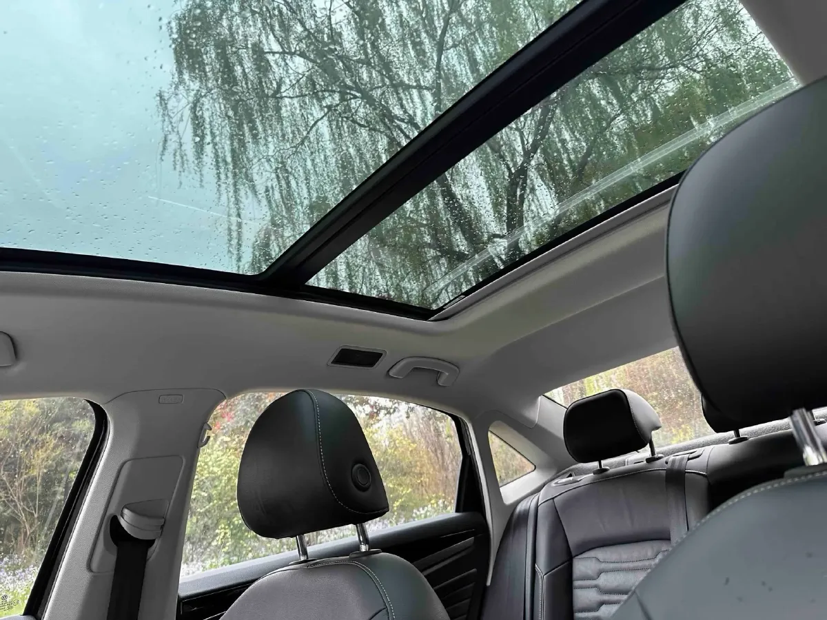 2020 Volkswagen Passat 2.0T 186HP L4 7DCT,autocango,china used car exporter,china ev exporter,chinese used car exporter,chinese used ev exporter