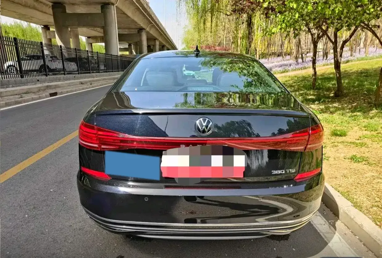 2024 Volkswagen Passat 2.0T 220HP L4 7DCT,autocango,china used car exporter,china ev exporter,chinese used car exporter,chinese used ev exporter