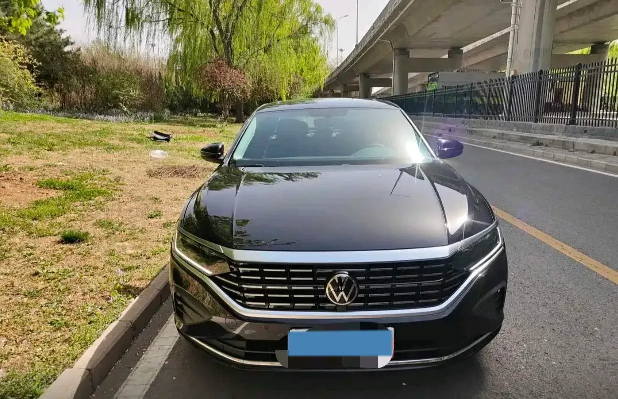 2024 Volkswagen Passat 2.0T 220HP L4 7DCT,autocango,china used car exporter,china ev exporter,chinese used car exporter,chinese used ev exporter