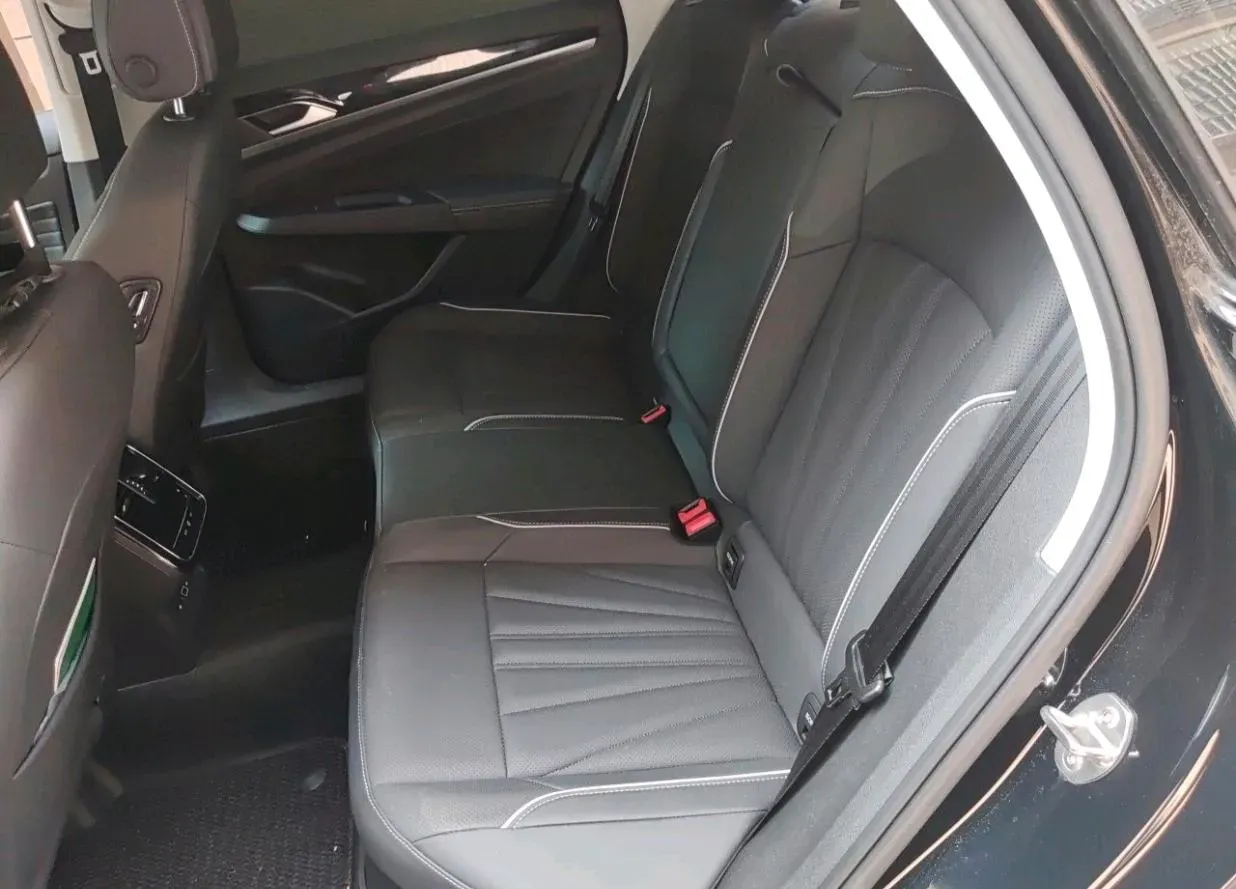 2024 Volkswagen Passat 2.0T 220HP L4 7DCT,autocango,china used car exporter,china ev exporter,chinese used car exporter,chinese used ev exporter