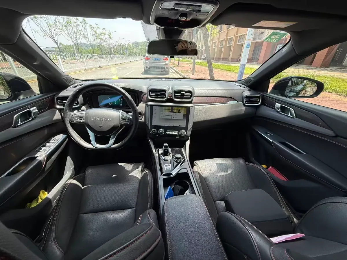 2019 Qoros 5 1.6T 197HP L4 7DCT,autocango,china used car exporter,china ev exporter,chinese used car exporter,chinese used ev exporter