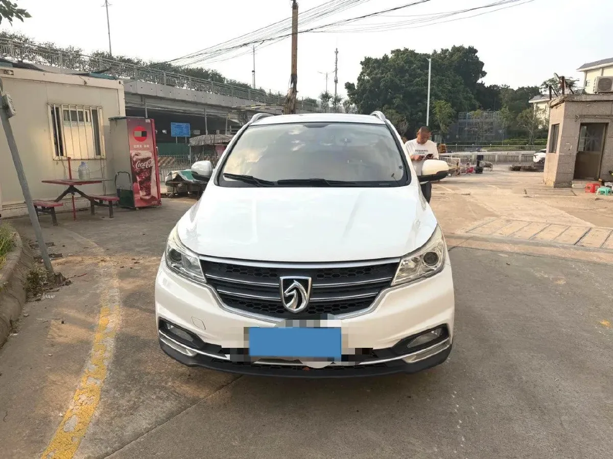 2019 BaoJun 730 1.5T 147HP L4 CVT,autocango,china used car exporter,china ev exporter,chinese used car exporter,chinese used ev exporter