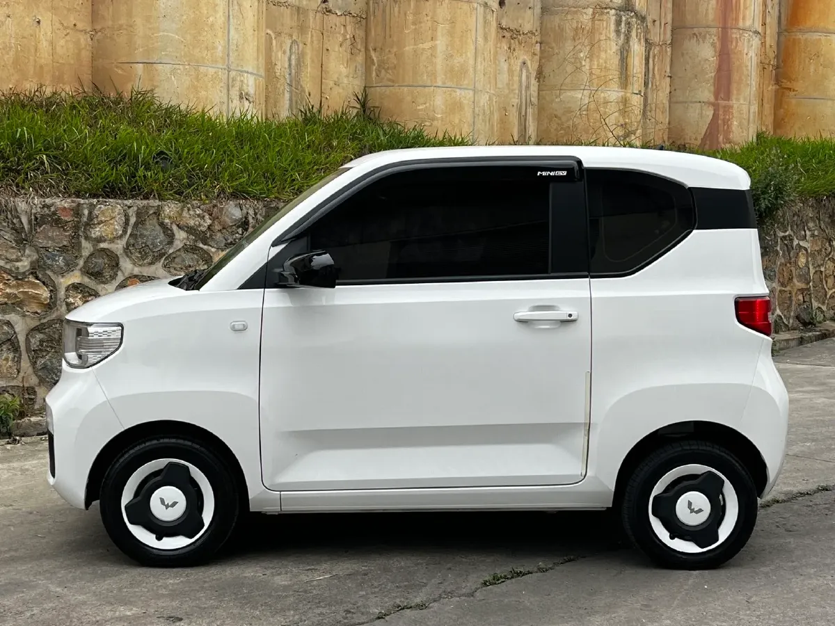 2022 WuLing HongGuang MINI EV BEV 9.3KWH,autocango,china used car exporter,china ev exporter,chinese used car exporter,chinese used ev exporter