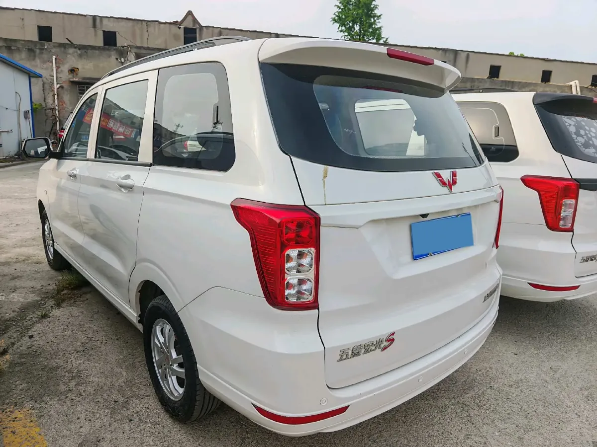 2019 WuLing HongGuang 1.5L 99HP L4 6MT,autocango,china used car exporter,china ev exporter,chinese used car exporter,chinese used ev exporter
