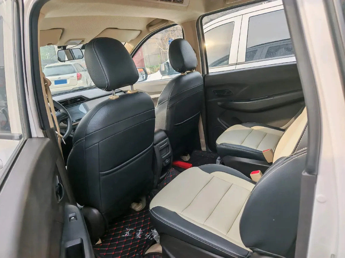 2019 WuLing HongGuang 1.5L 99HP L4 6MT,autocango,china used car exporter,china ev exporter,chinese used car exporter,chinese used ev exporter