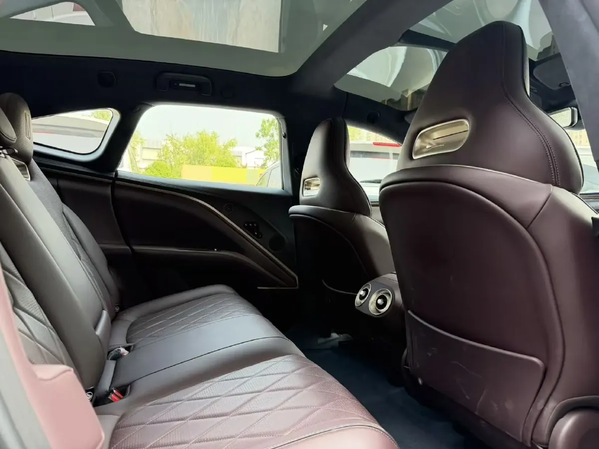 2025 Avatr 11 1.5T 156HP L4 REEV,autocango,china used car exporter,china ev exporter,chinese used car exporter,chinese used ev exporter