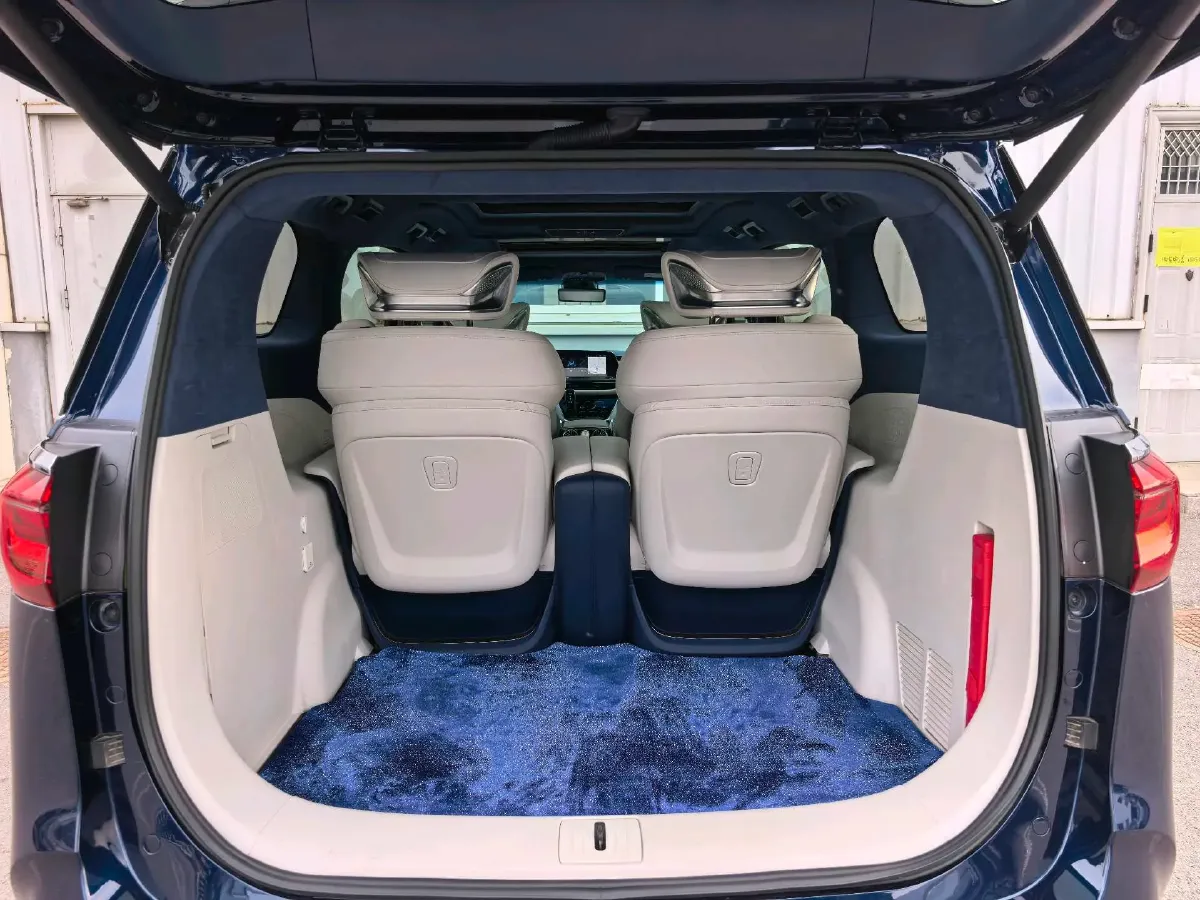 2022 Buick GL8 2.0T 237HP L4 9AT,autocango,china used car exporter,china ev exporter,chinese used car exporter,chinese used ev exporter