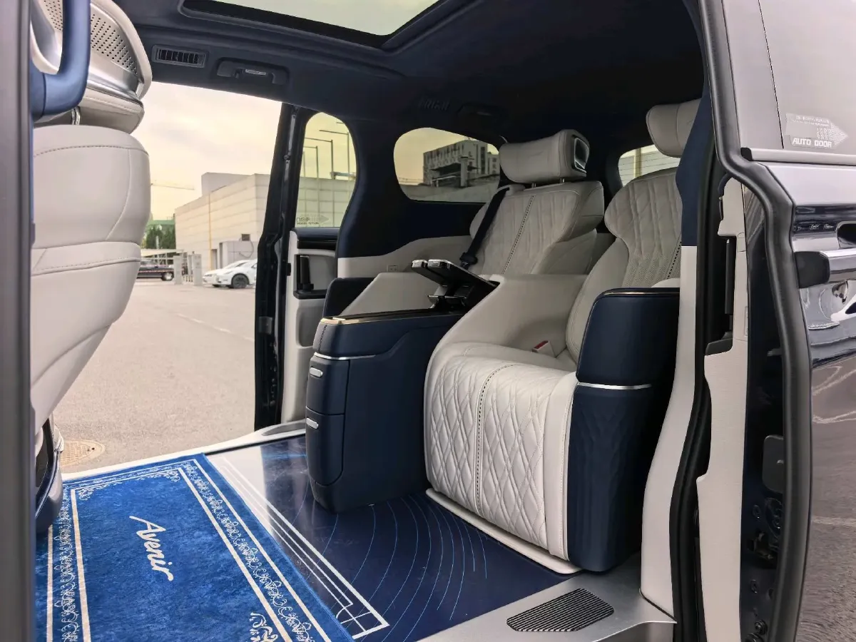 2022 Buick GL8 2.0T 237HP L4 9AT,autocango,china used car exporter,china ev exporter,chinese used car exporter,chinese used ev exporter