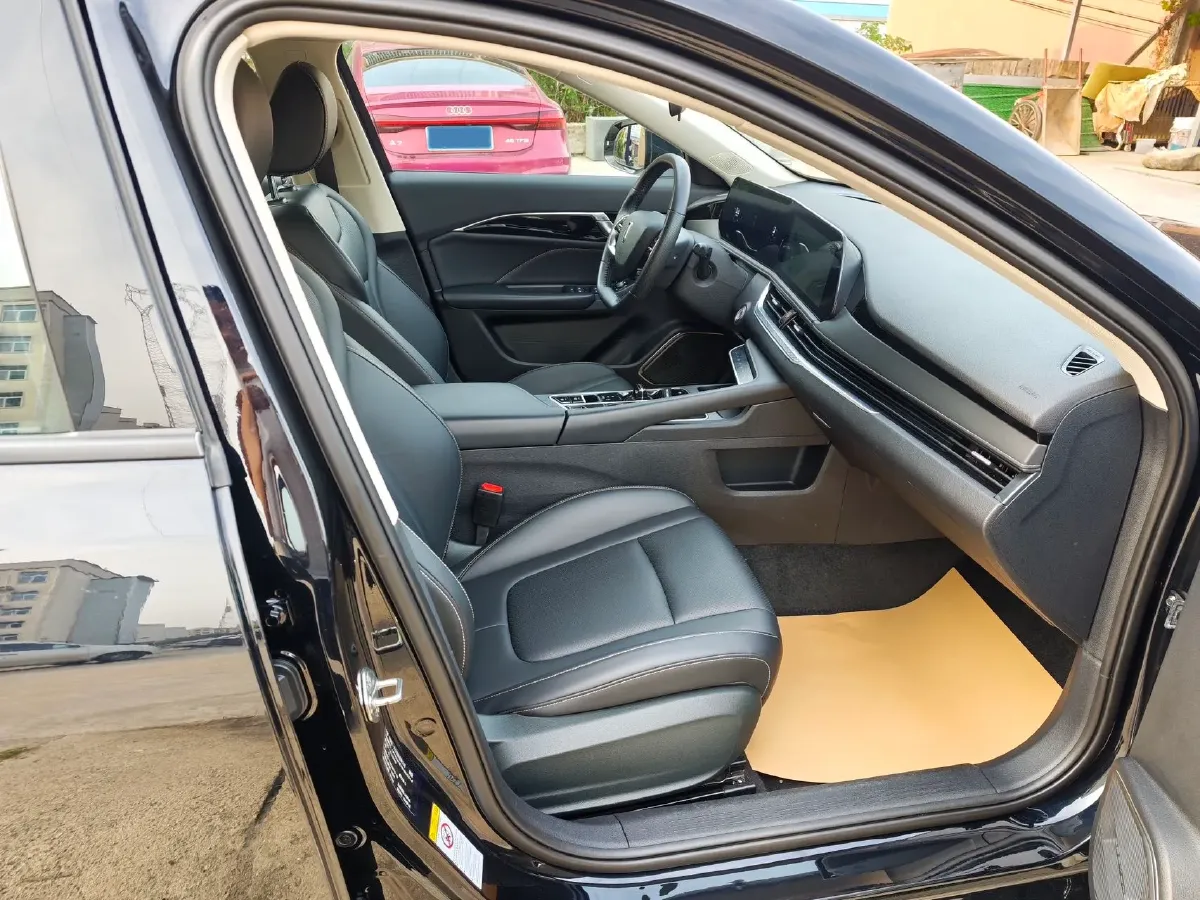 2025 Bestune B70 1.5T 169HP L4 7DCT,autocango,china used car exporter,china ev exporter,chinese used car exporter,chinese used ev exporter