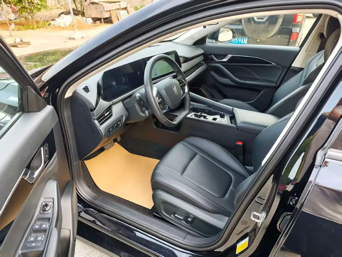 2025 Bestune B70 1.5T 169HP L4 7DCT,autocango,china used car exporter,china ev exporter,chinese used car exporter,chinese used ev exporter