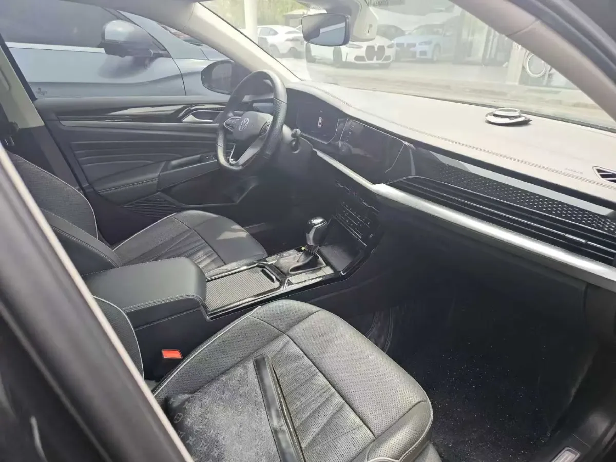 2023 Volkswagen Passat 2.0T 186HP L4 7DCT,autocango,china used car exporter,china ev exporter,chinese used car exporter,chinese used ev exporter