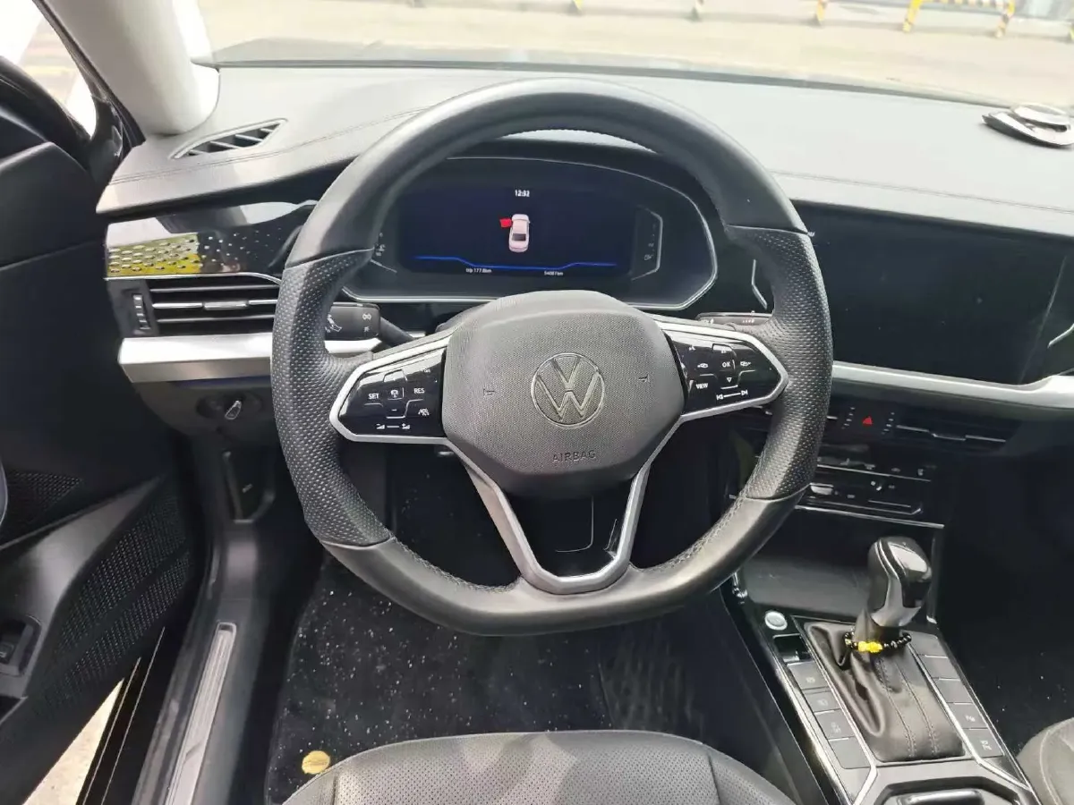 2023 Volkswagen Passat 2.0T 186HP L4 7DCT,autocango,china used car exporter,china ev exporter,chinese used car exporter,chinese used ev exporter