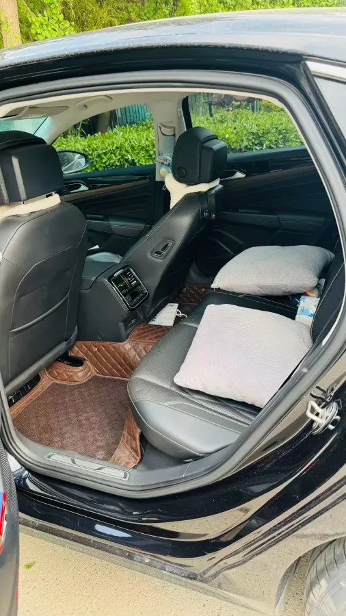 2021 Volkswagen Passat 2.0T 186HP L4 7DCT,autocango,china used car exporter,china ev exporter,chinese used car exporter,chinese used ev exporter