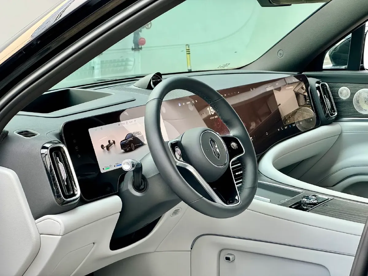 2025 AITO AITO M9 REEV 160HP REEV 52KWH,autocango,china used car exporter,china ev exporter,chinese used car exporter,chinese used ev exporter