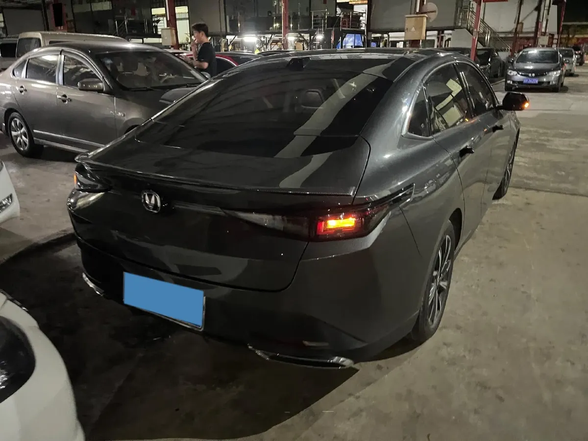 2023 ChangAn Oshan Z6 1.5T 188HP L4 7DCT,autocango,china used car exporter,china ev exporter,chinese used car exporter,chinese used ev exporter