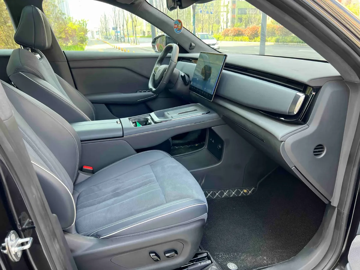 2024 Voyah ZhiYin BEV 77KWH,autocango,china used car exporter,china ev exporter,chinese used car exporter,chinese used ev exporter