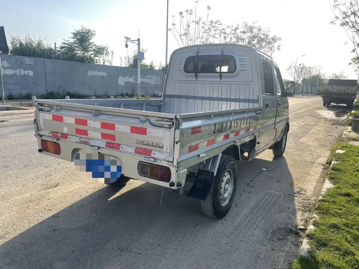 2021 WuLing RongGuang Mini Truck 1.5L 99HP L4 5MT,autocango,china used car exporter,china ev exporter,chinese used car exporter,chinese used ev exporter