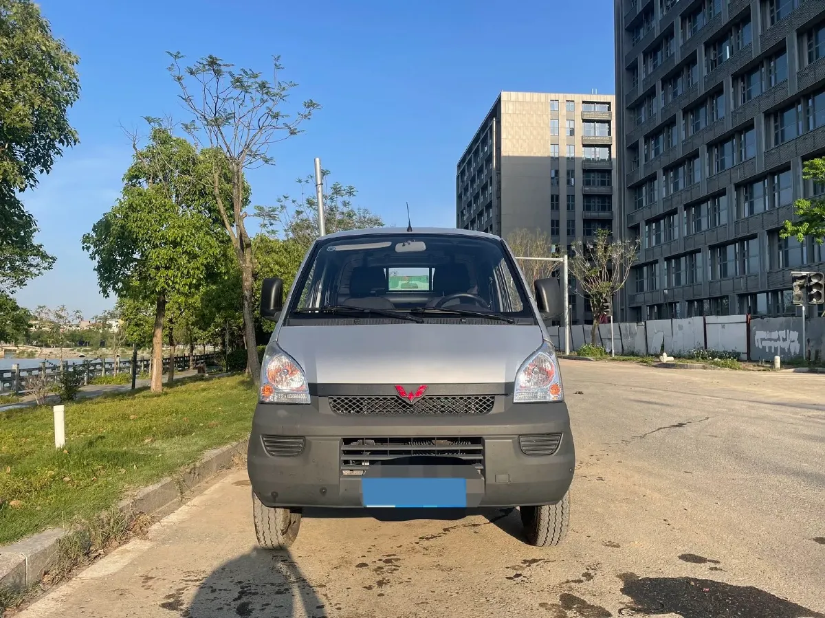 2021 WuLing RongGuang Mini Truck 1.5L 99HP L4 5MT,autocango,china used car exporter,china ev exporter,chinese used car exporter,chinese used ev exporter