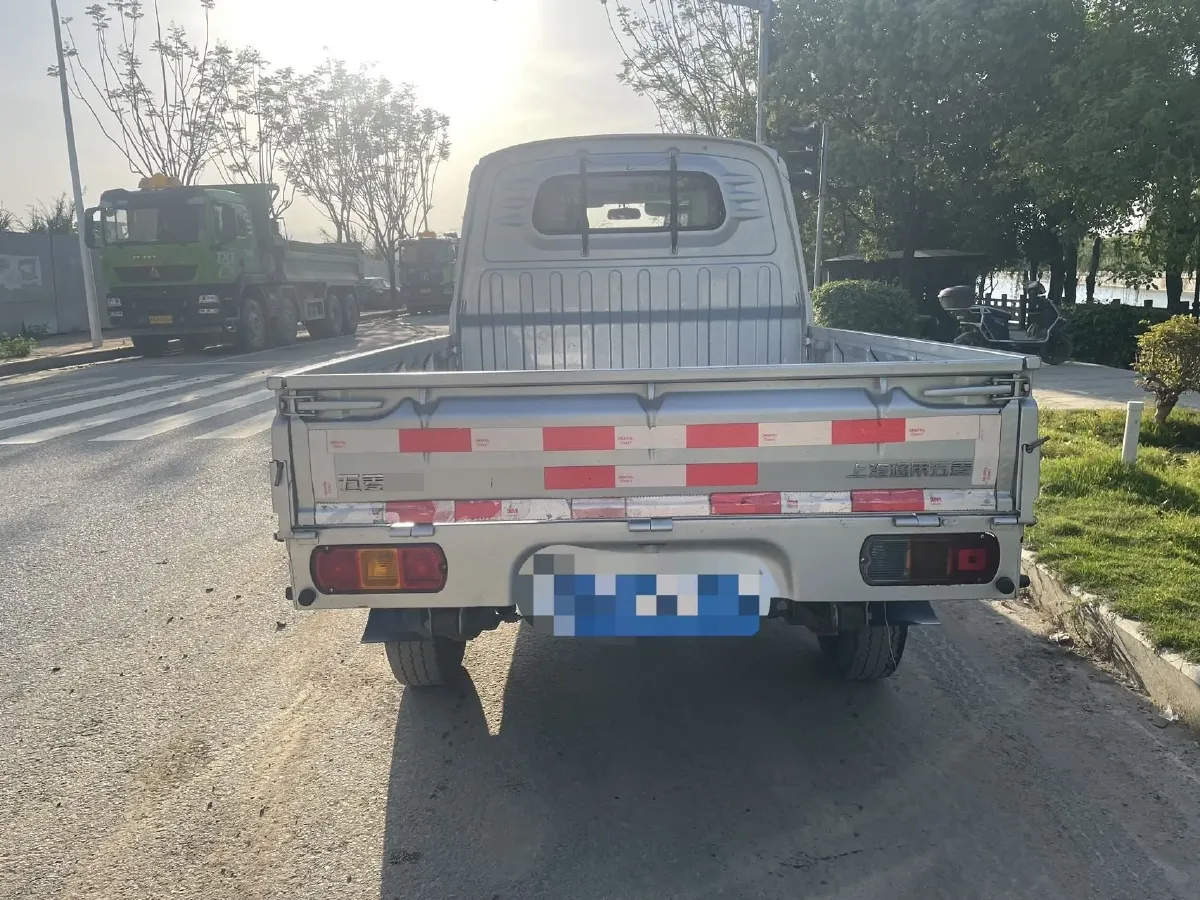 2021 WuLing RongGuang Mini Truck 1.5L 99HP L4 5MT,autocango,china used car exporter,china ev exporter,chinese used car exporter,chinese used ev exporter