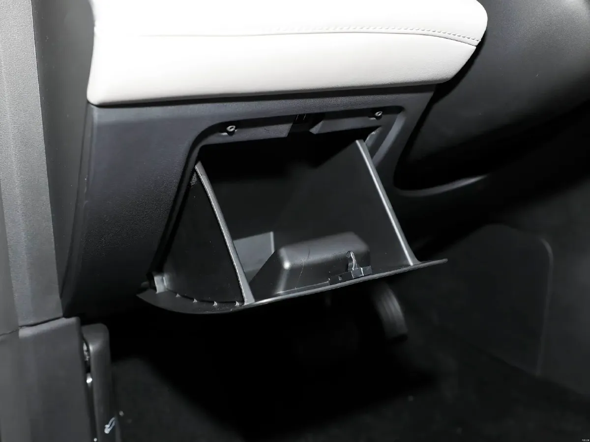 2025 Geely Galaxy A7 1.5L 112HP L4 1DHT PHEV,autocango,china used car exporter,china ev exporter,chinese used car exporter,chinese used ev exporter