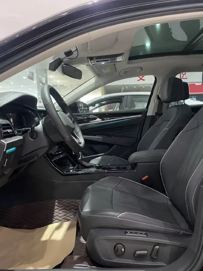 2023 Volkswagen Passat 2.0T 186HP L4 7DCT,autocango,china used car exporter,china ev exporter,chinese used car exporter,chinese used ev exporter