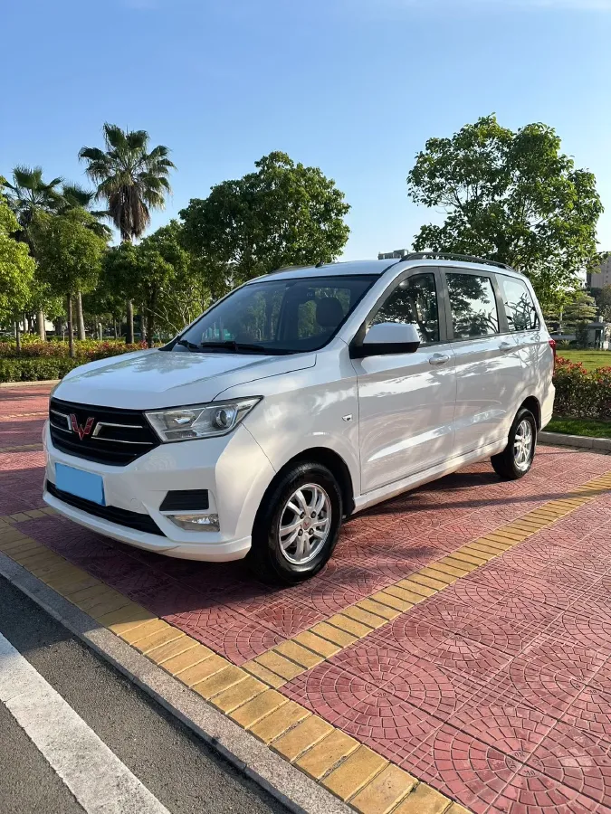 2019 WuLing HongGuang 1.5L 99HP L4 6MT,autocango,china used car exporter,china ev exporter,chinese used car exporter,chinese used ev exporter